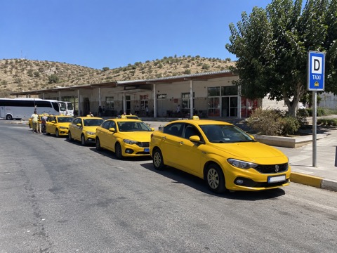 Taxi rank at Didim otogar